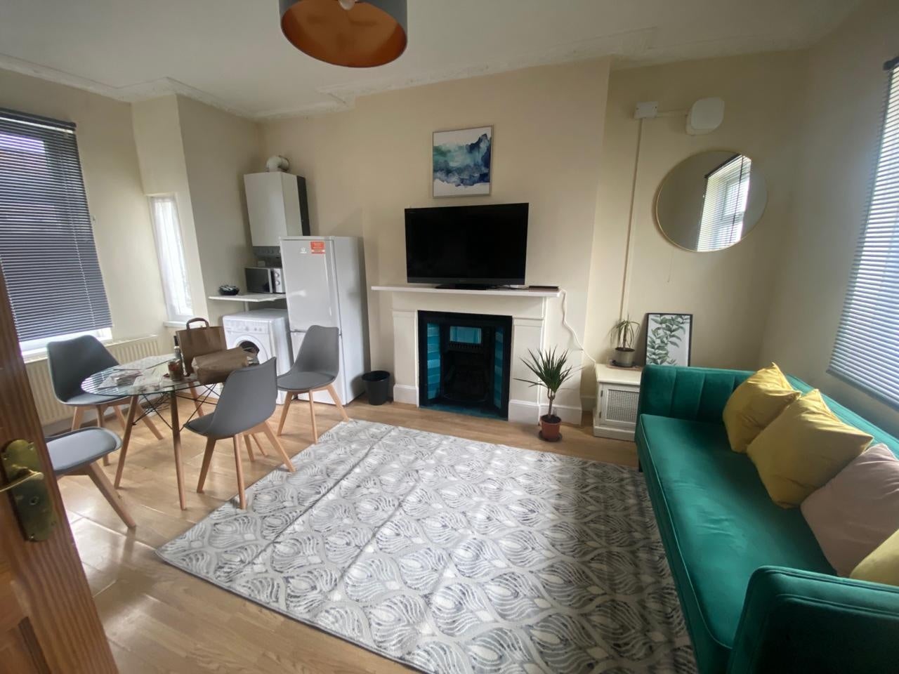 Flat Darnley Street in Gravesham