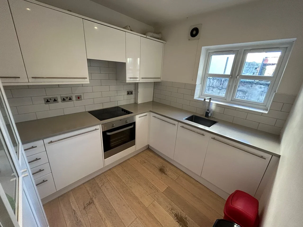 Flat Valentia Place in Greater London