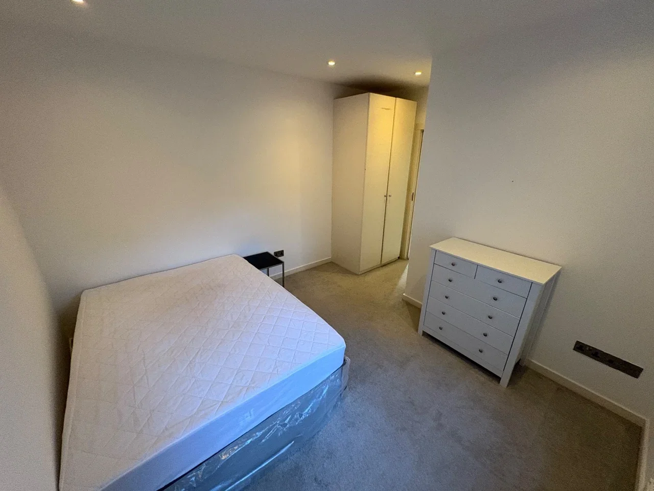 Flat Valentia Place in Greater London