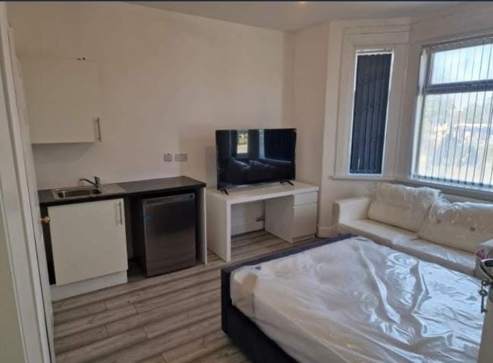 Room Uxbridge Road in Greater London
