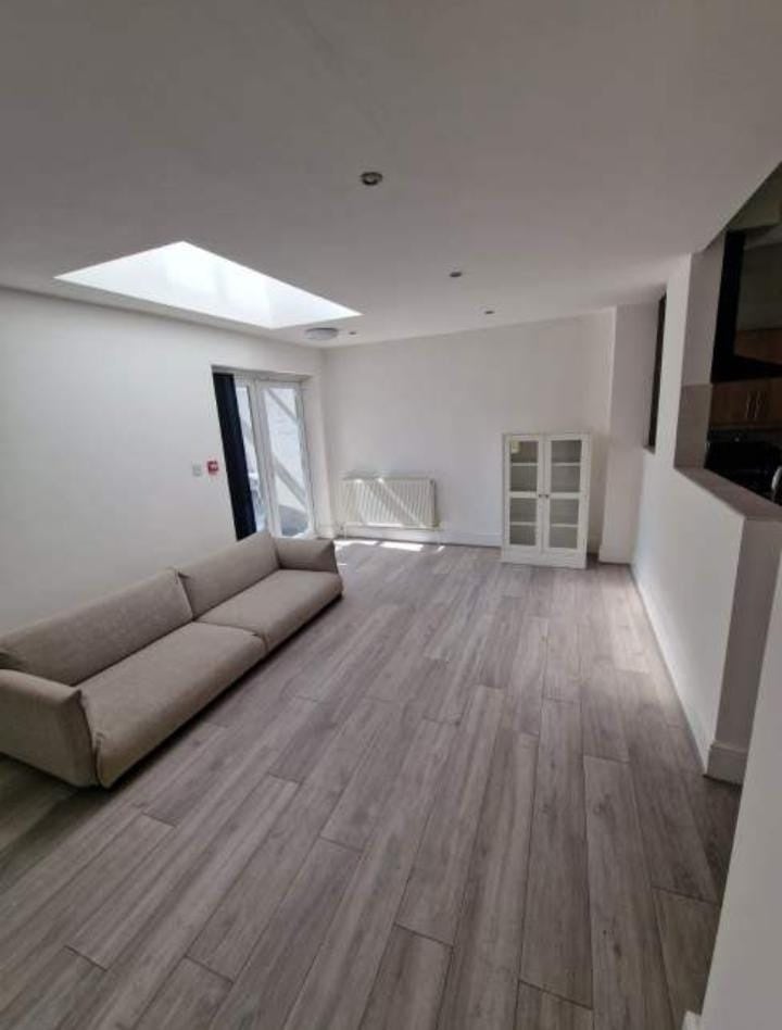 Room Uxbridge Road in Greater London