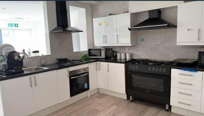 Room Uxbridge Road in Greater London