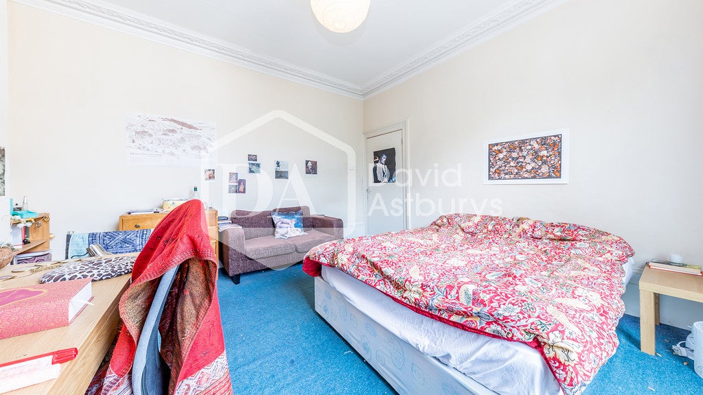 Flat Hornsey Road in Greater London