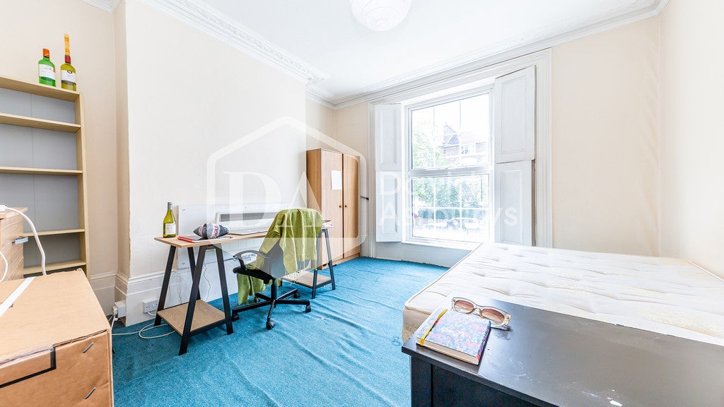 Flat Hornsey Road in Greater London