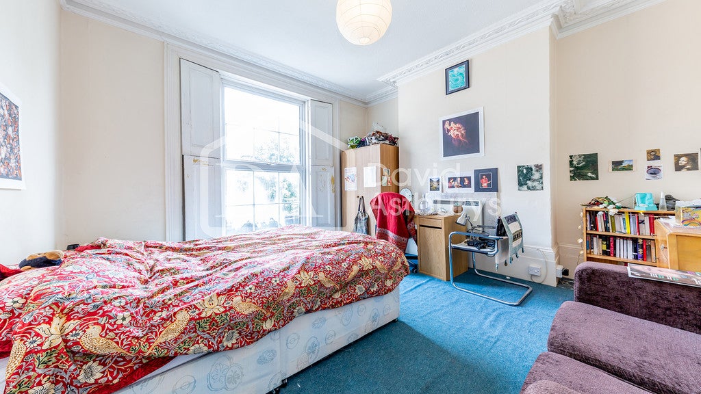 Flat Hornsey Road in Greater London