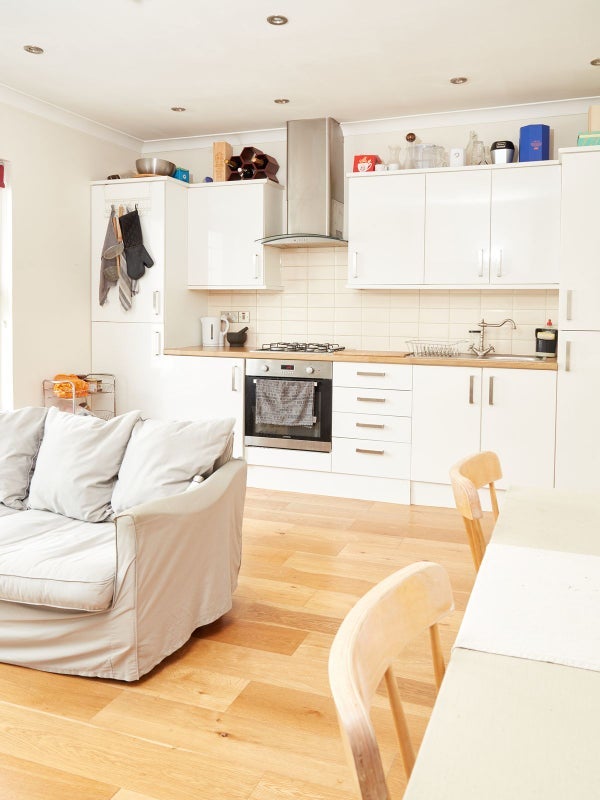 Room Amen Corner in Greater London
