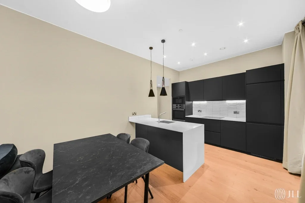 Flat Zinc Street in Greater London