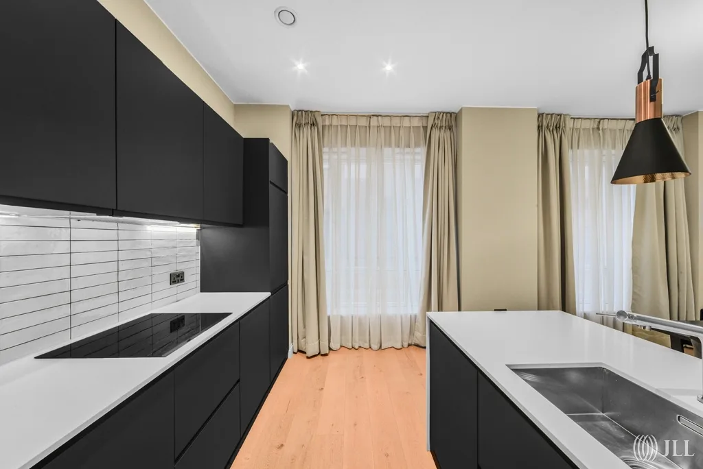 Flat Zinc Street in Greater London
