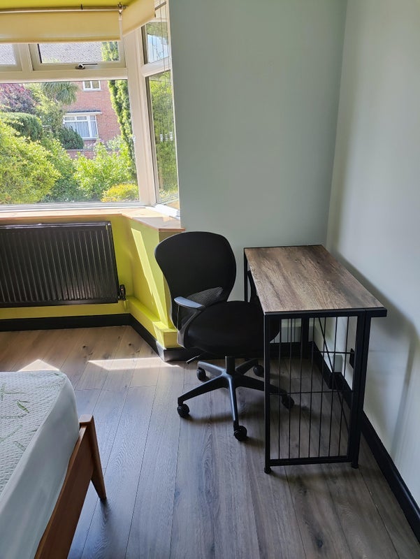 Room Earlham Grove in Weston-super-Mare
