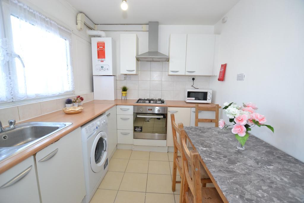 Room Cable Street in Greater London
