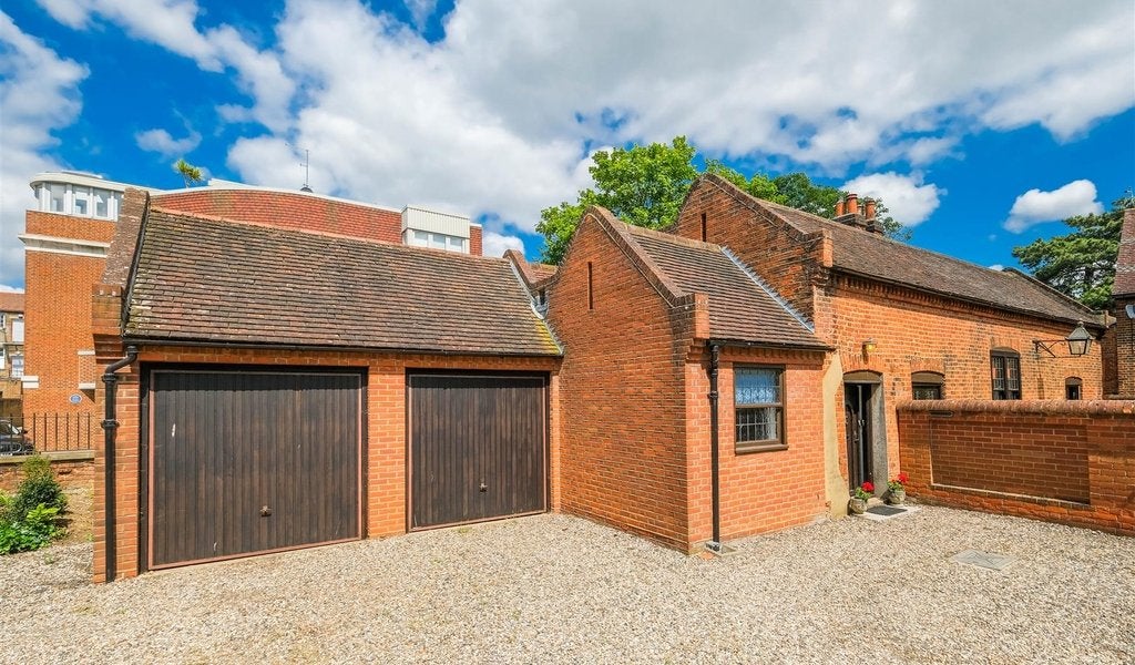 House Hemnall Street in Epping Forest