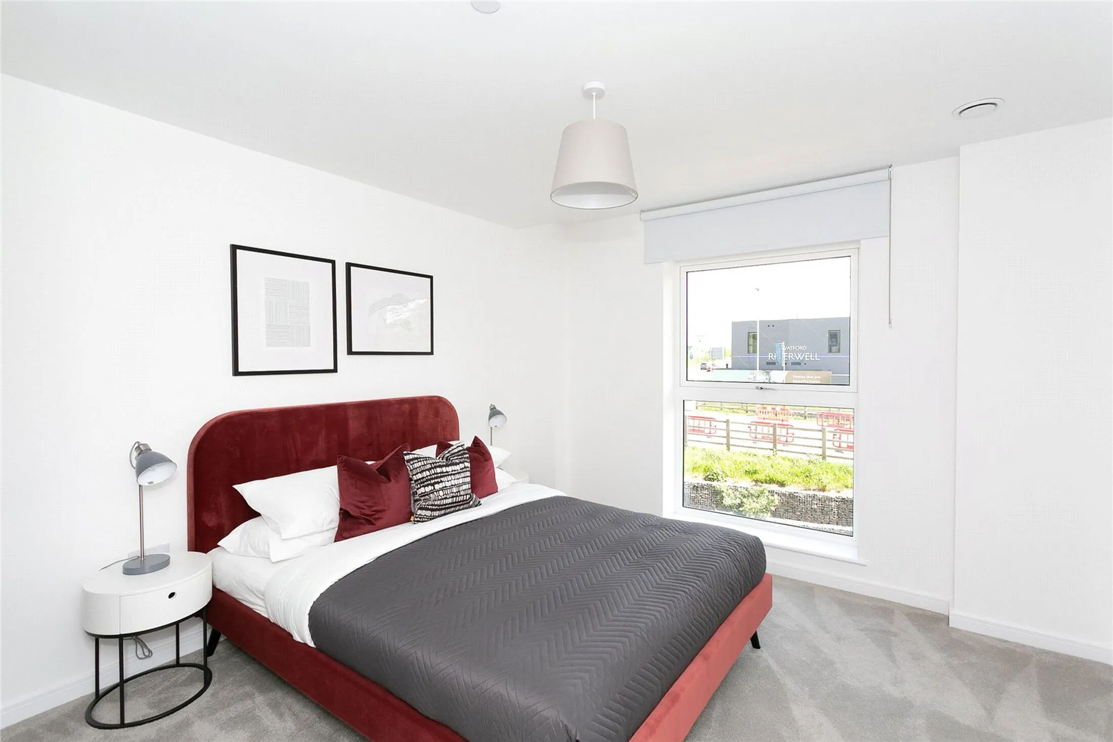 Flat Springwell Lane in London