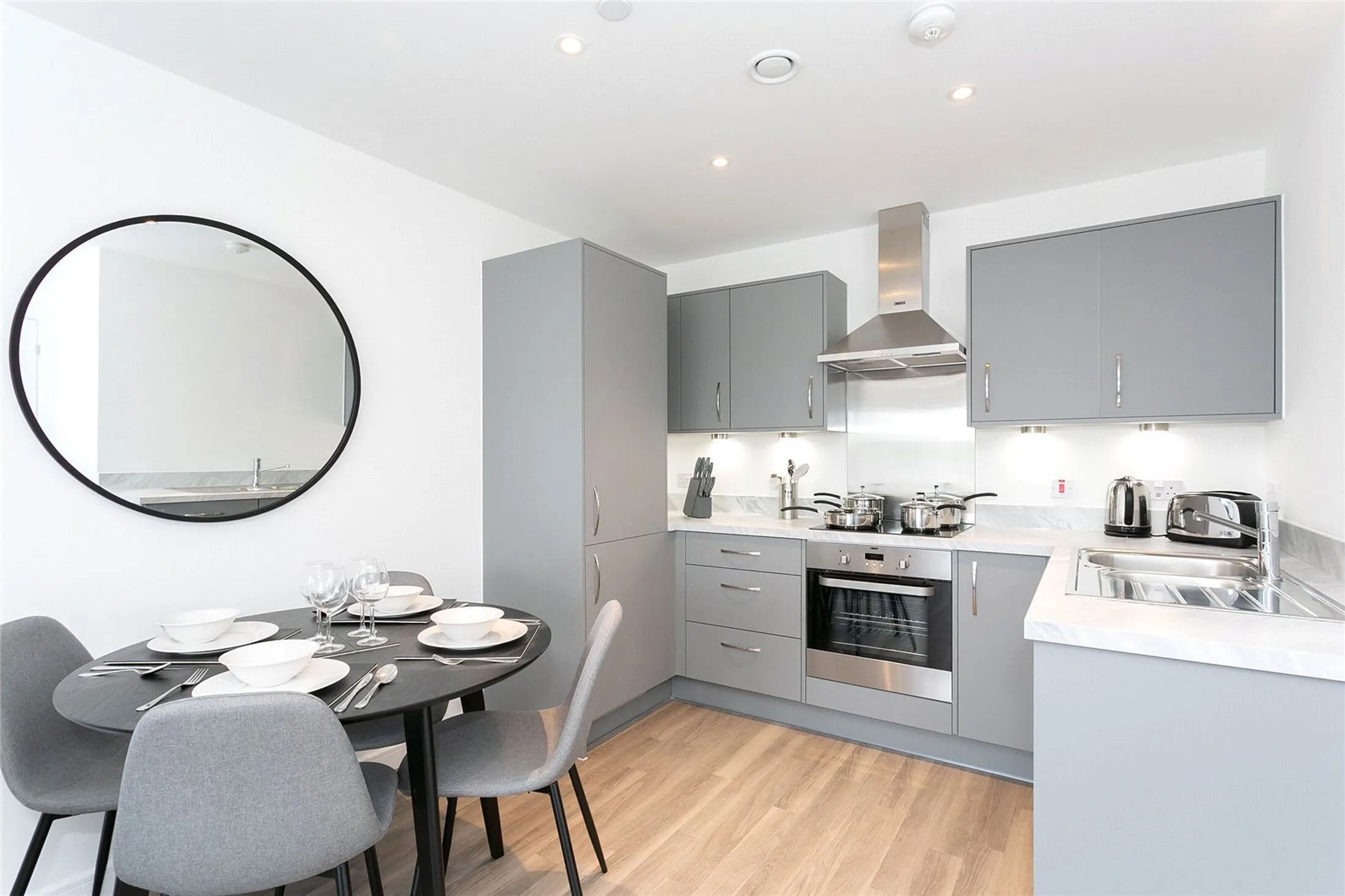 Flat Springwell Lane in London