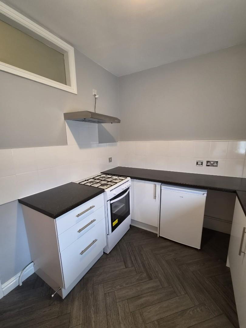 Flat Ampthill Road in Liverpool