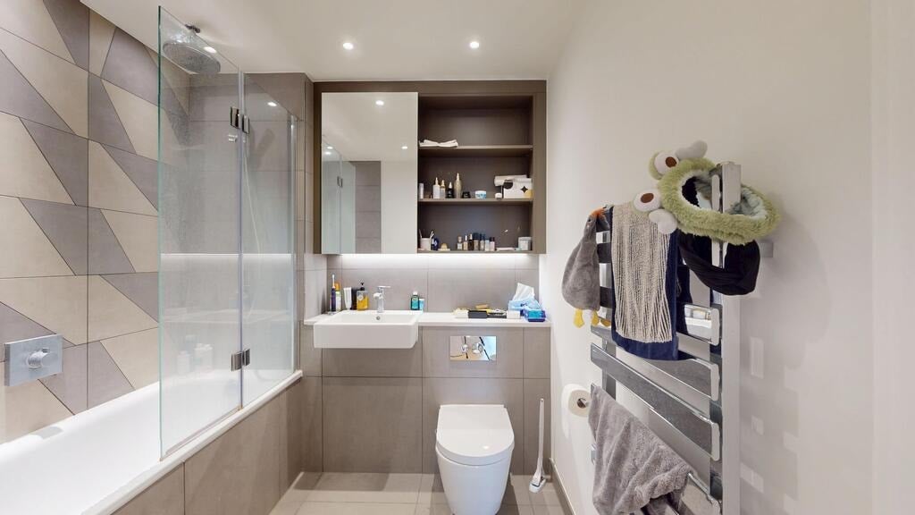 Flat Golden Lane in City of London