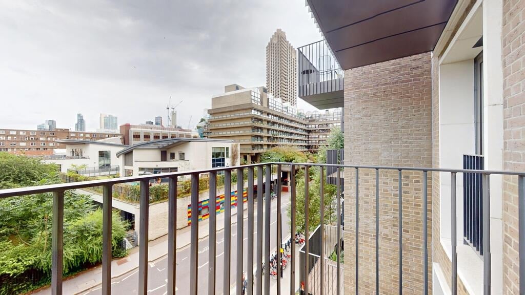 Flat Golden Lane in City of London