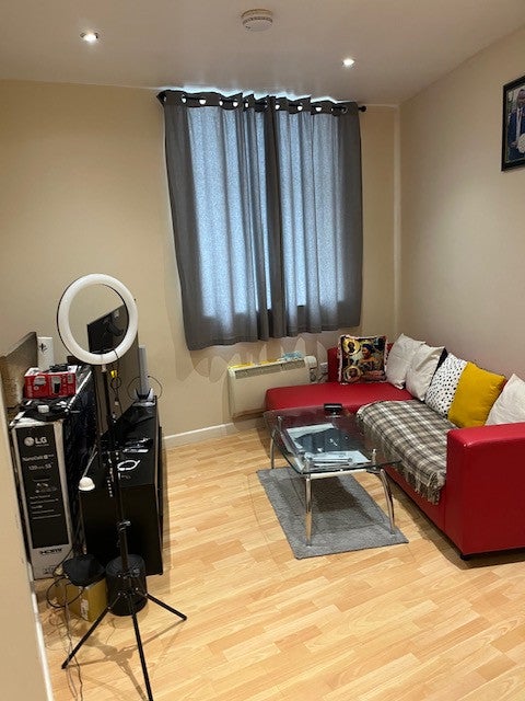 Flat Upper George Street in Luton