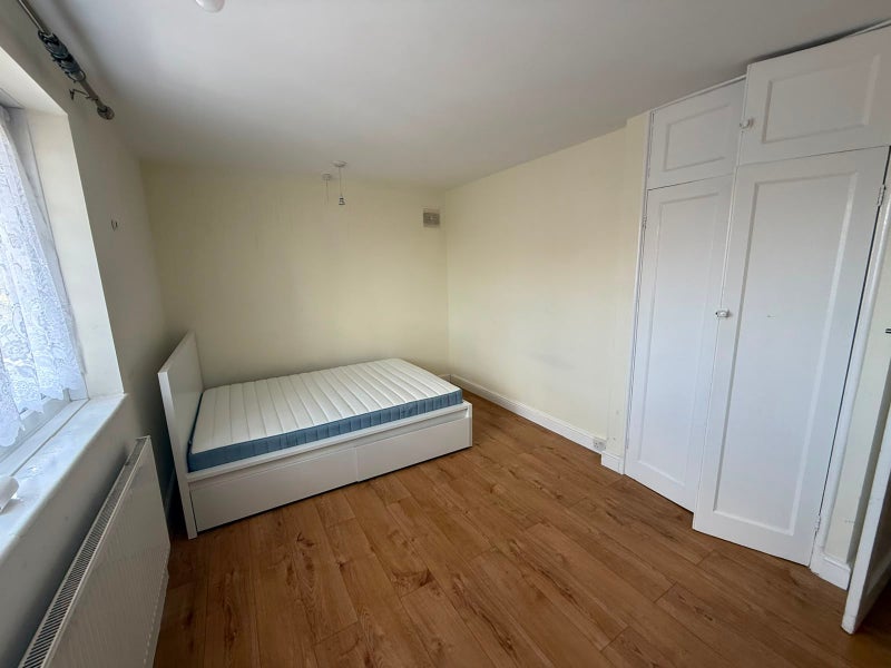 Flat Langdon Crescent in Greater London