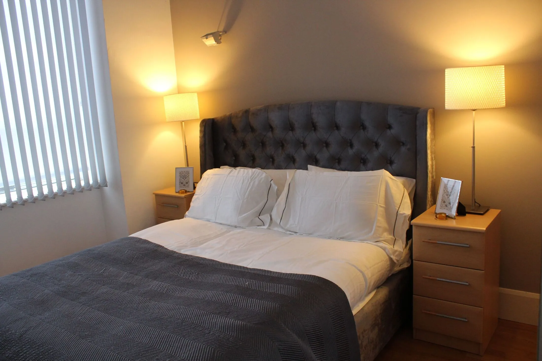Flat Dingley Road in Greater London