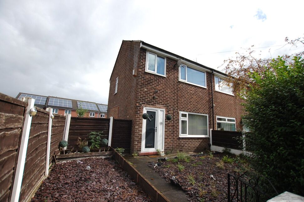 Flat Whiteley Street in Chadderton