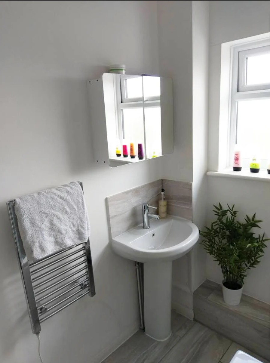 Flat Paget Rise in Greater London
