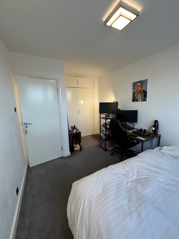 Flat Semley Place in City of Westminster