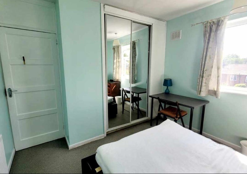 Room Barnfield Avenue in Coventry