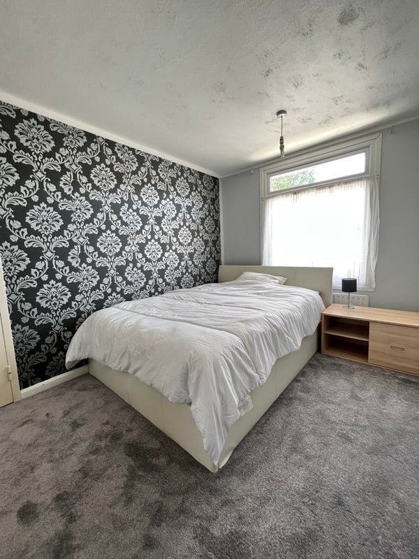 House Bicknor Road in Maidstone