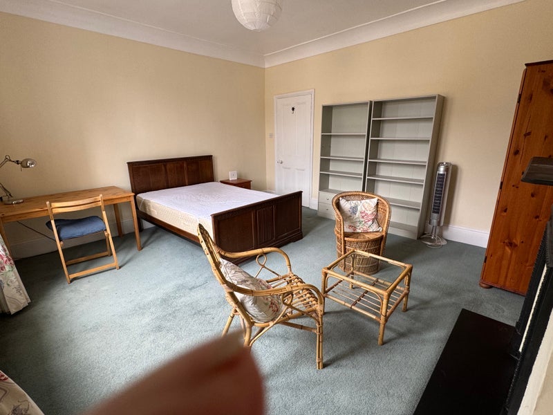 Room Lewisham Road in Greater London
