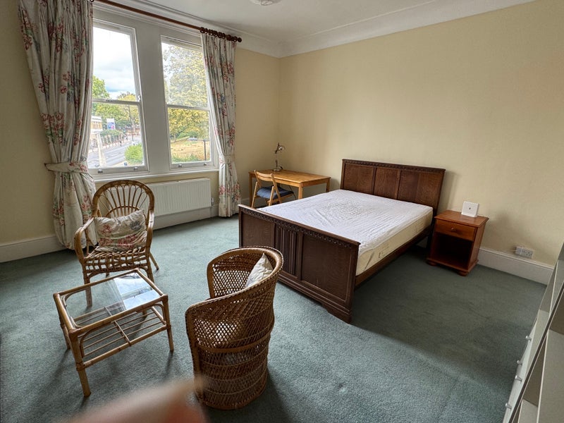 Room Lewisham Road in Greater London