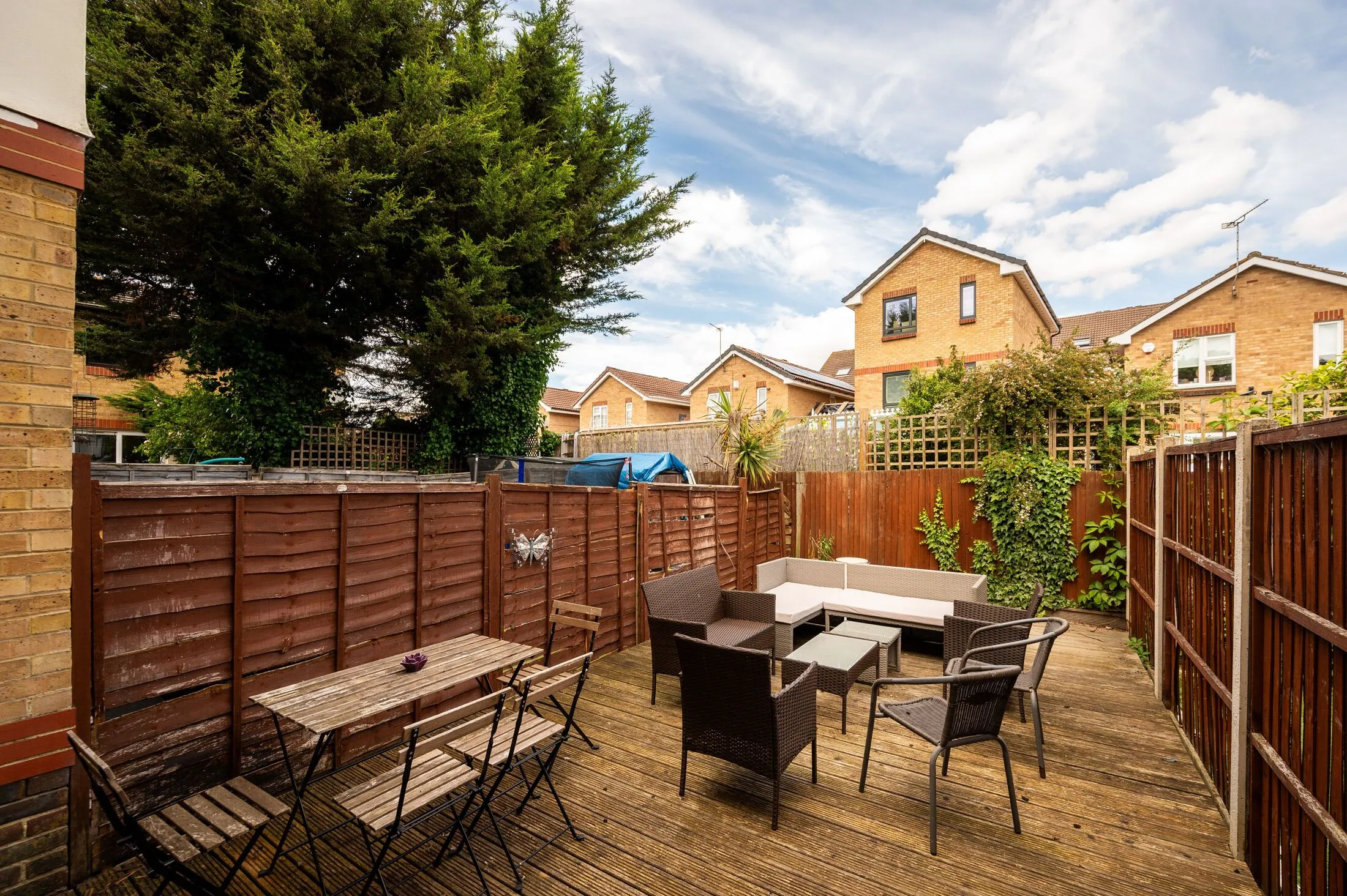 House Oxley Close in Greater London
