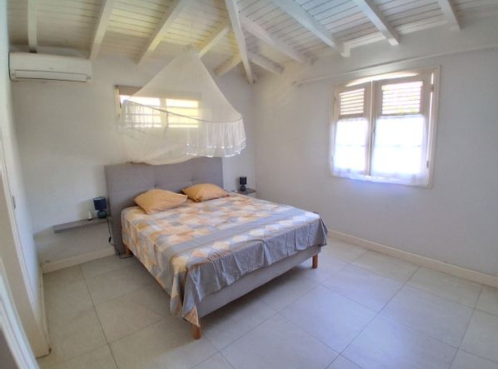 House Rue Alicia Ludjer in Baie-Mahault
