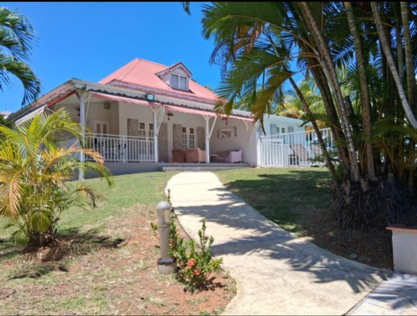 House Rue Alicia Ludjer in Baie-Mahault