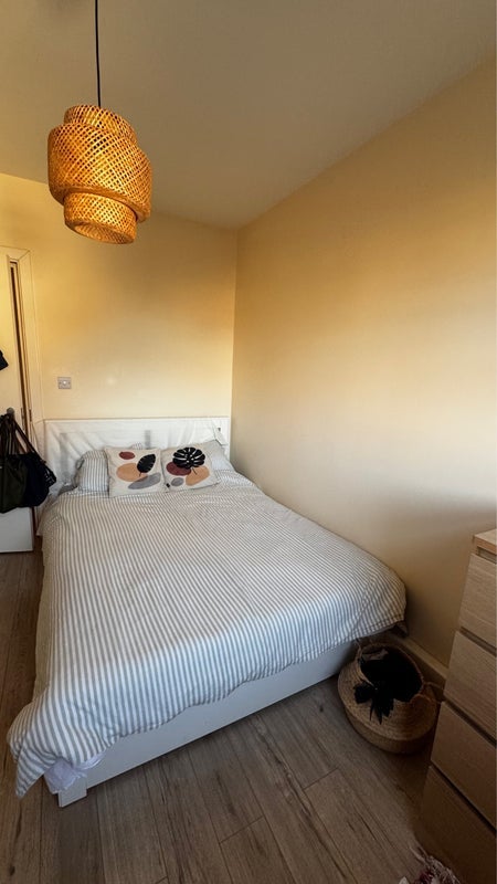 Room Wargrave Avenue in Greater London