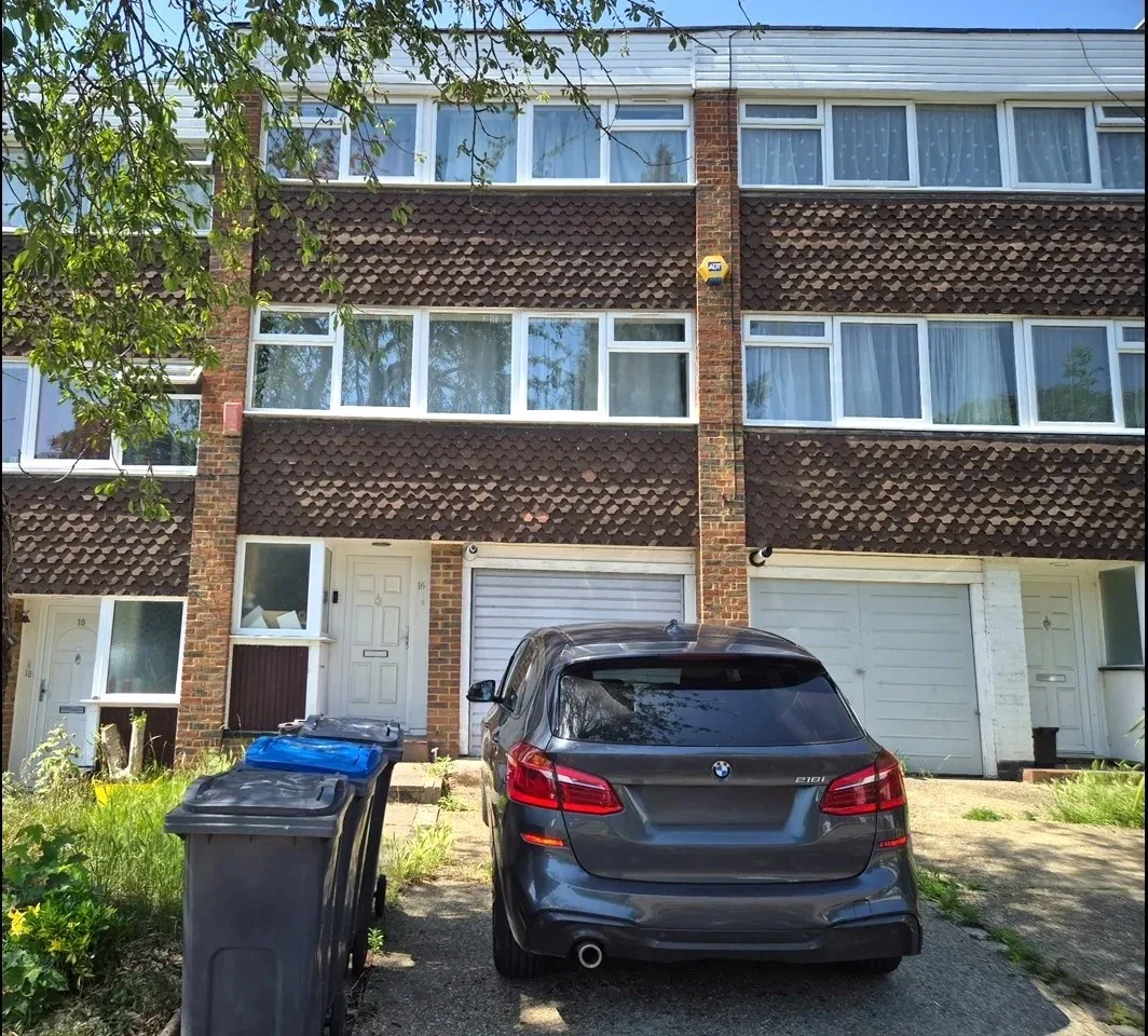 House Chichele Gardens in Greater London