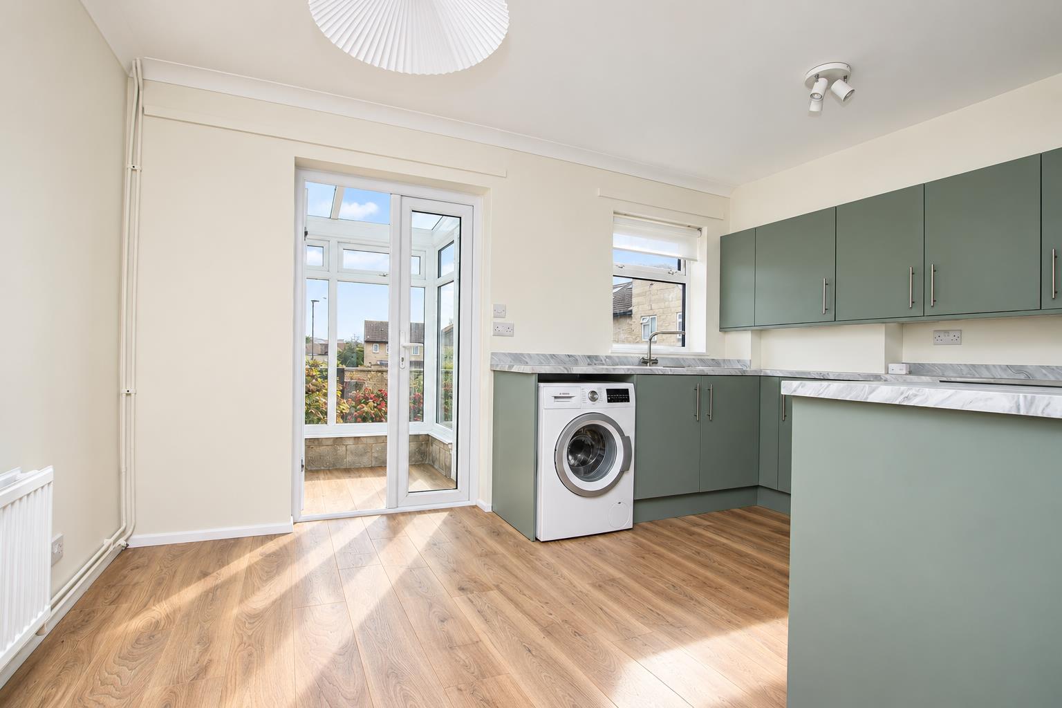 Flat Victoria Bridge Road in Bath