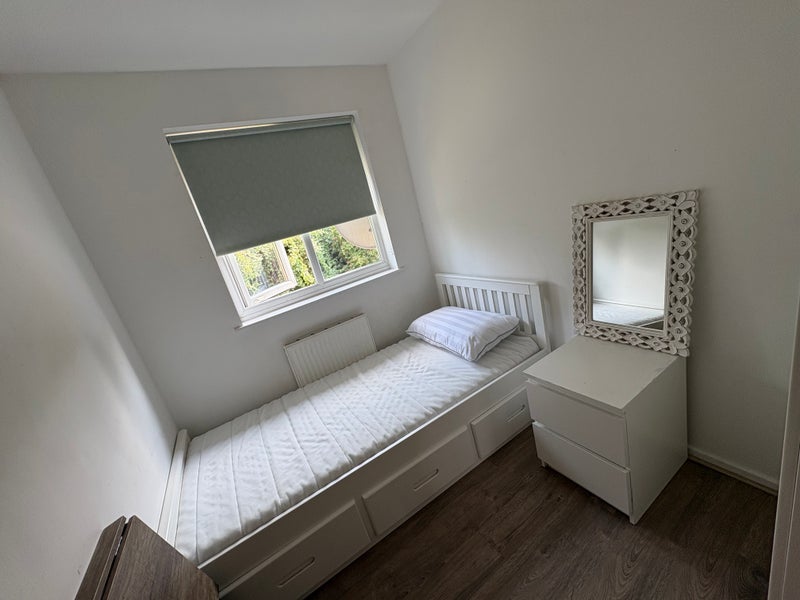Room Aspen Close in Greater London