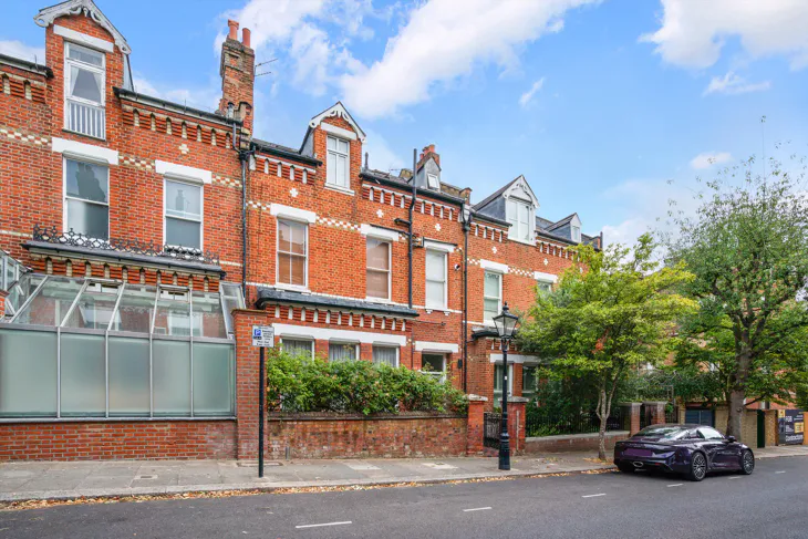 Flat Rudall Crescent in Greater London