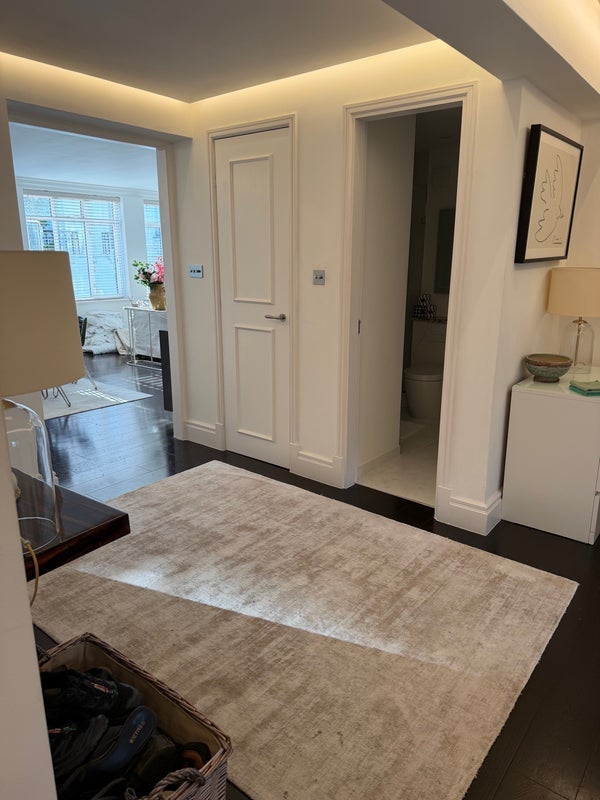 Flat Hyde Park Gate in Greater London