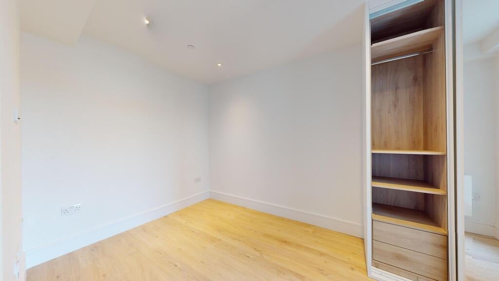 Flat Beverley Way in Greater London