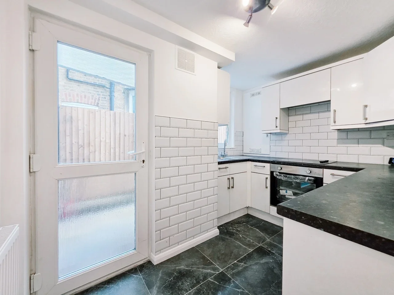 Flat Wellfield Road in Greater London