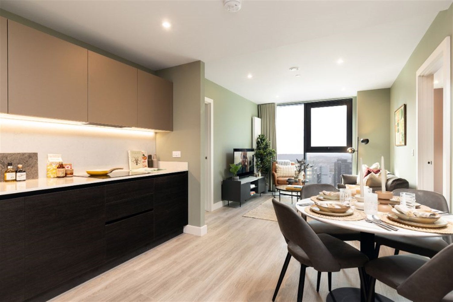 Flat Holland Park Avenue in Greater London