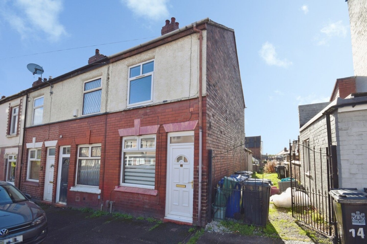 House Dimsdale Parade East in Newcastle-under-Lyme