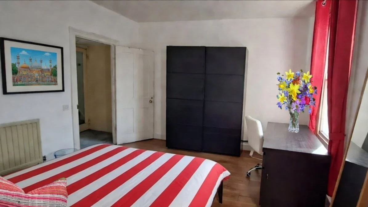 Room Raleigh Street in Greater London