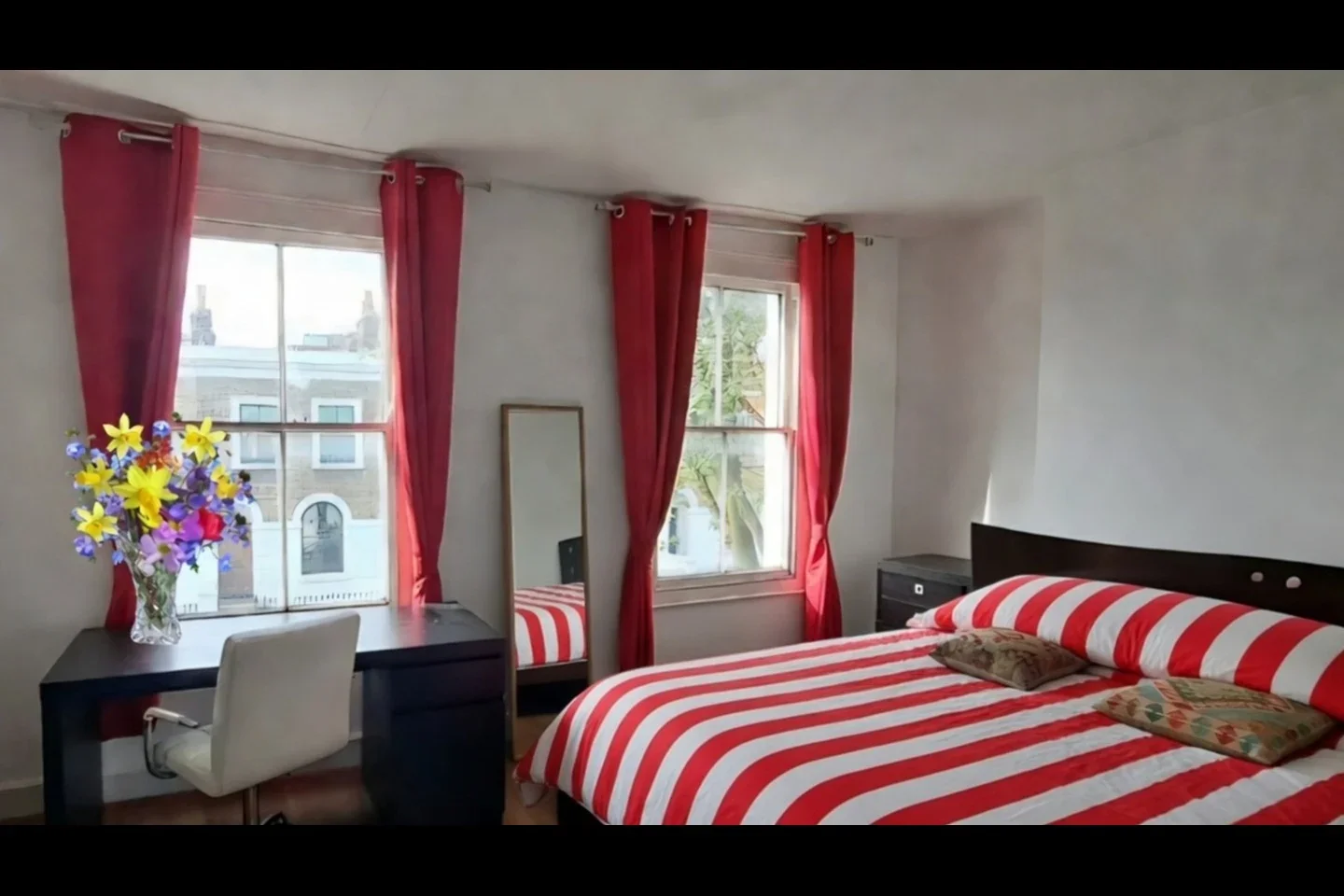 Room Raleigh Street in Greater London
