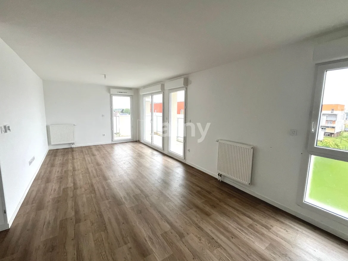 Flat Rue du Maréchal Leclerc in Luisant
