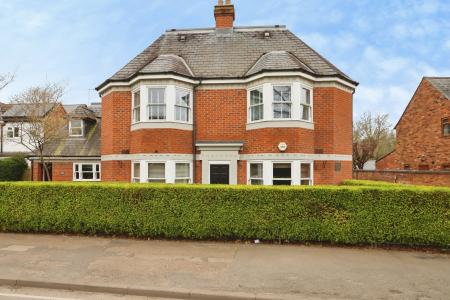 Flat Shipston Road in Stratford-on-Avon