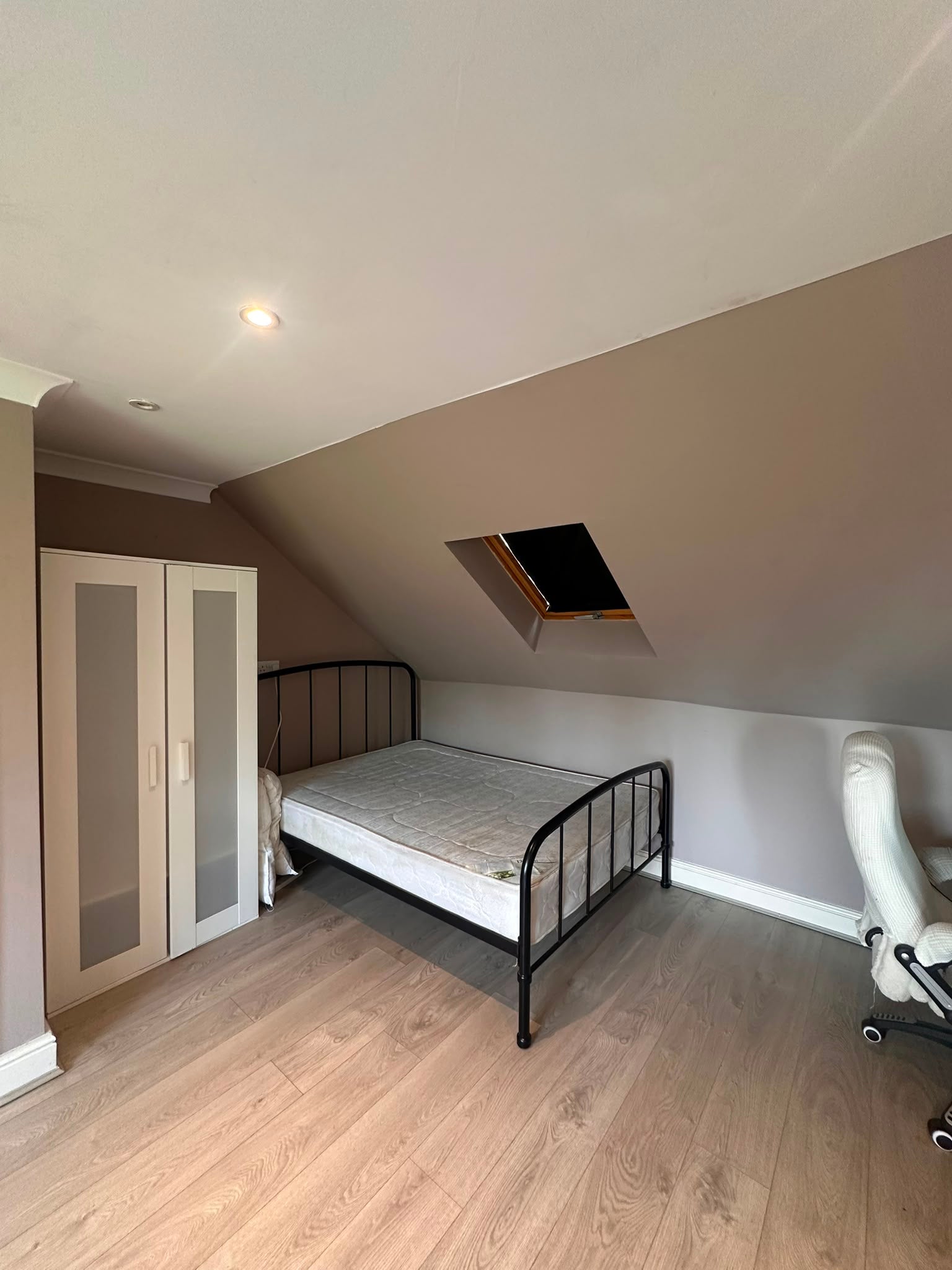 Room Cantley Gardens in Greater London