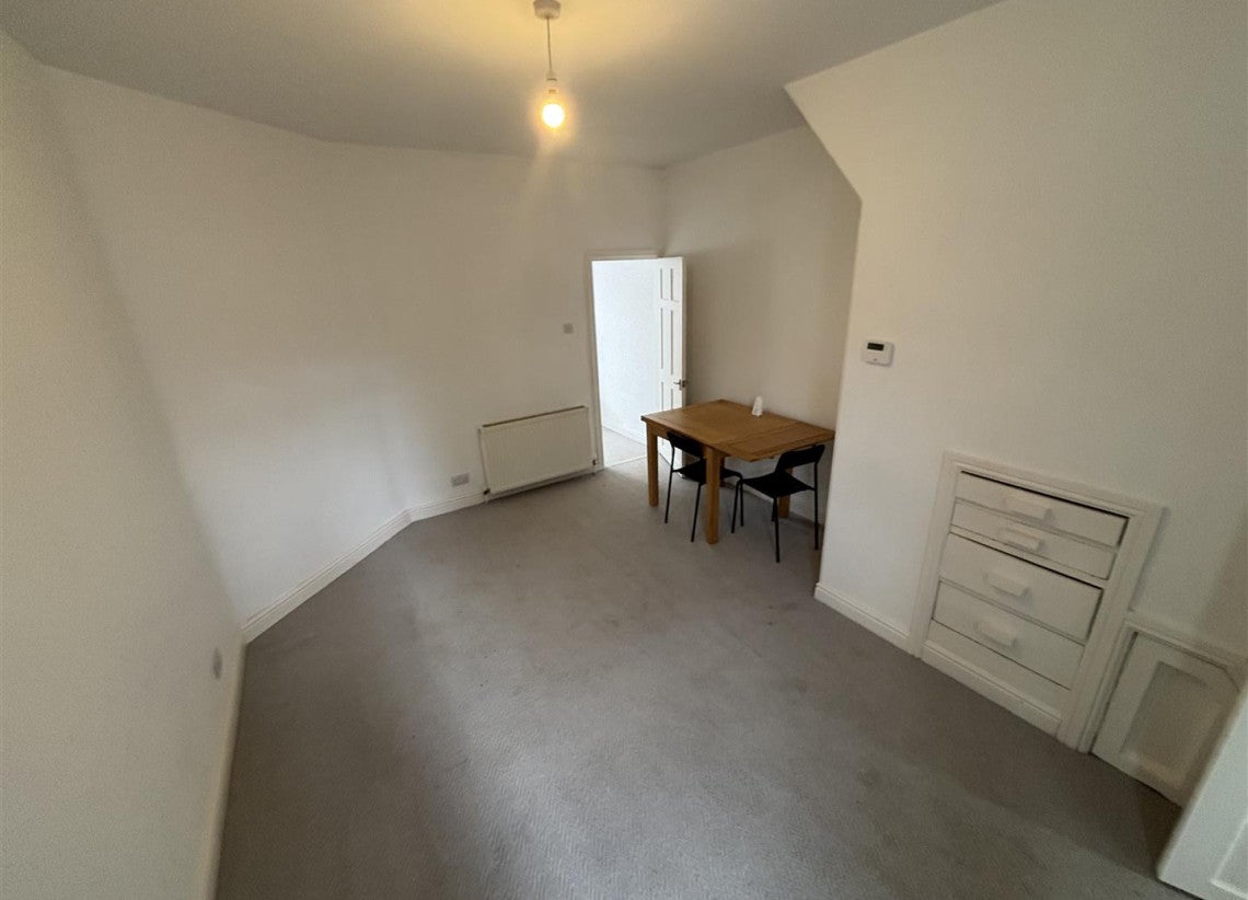 Flat Collingwood Road in Coventry