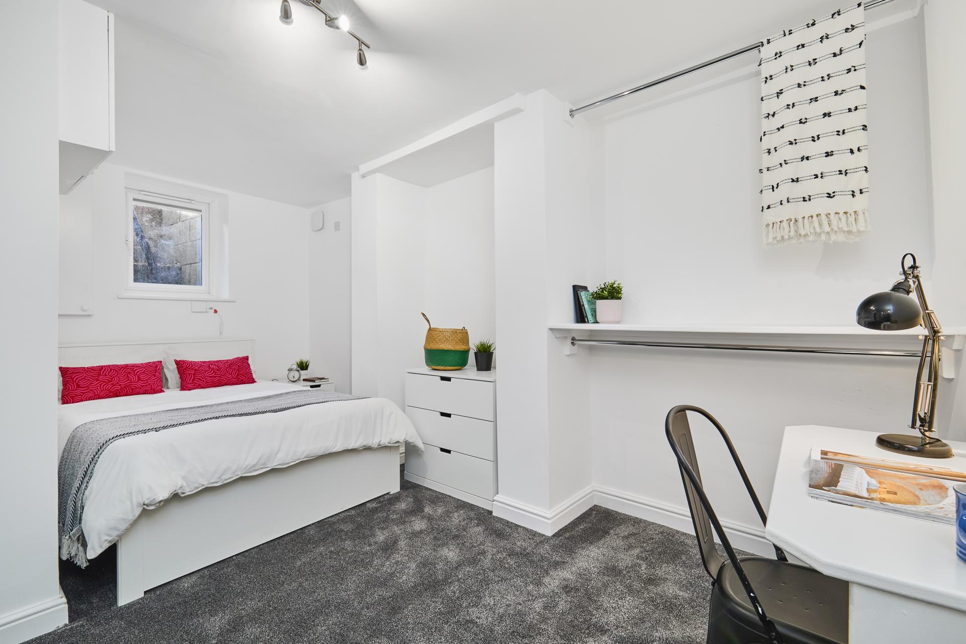 Room Melville Place in Leeds